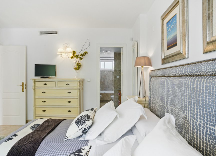 Resale - House - Townhouse - Marbella - Nueva Andalucia