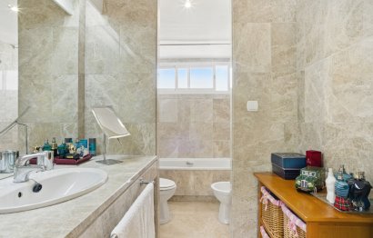 Resale - House - Townhouse - Marbella - Nueva Andalucia