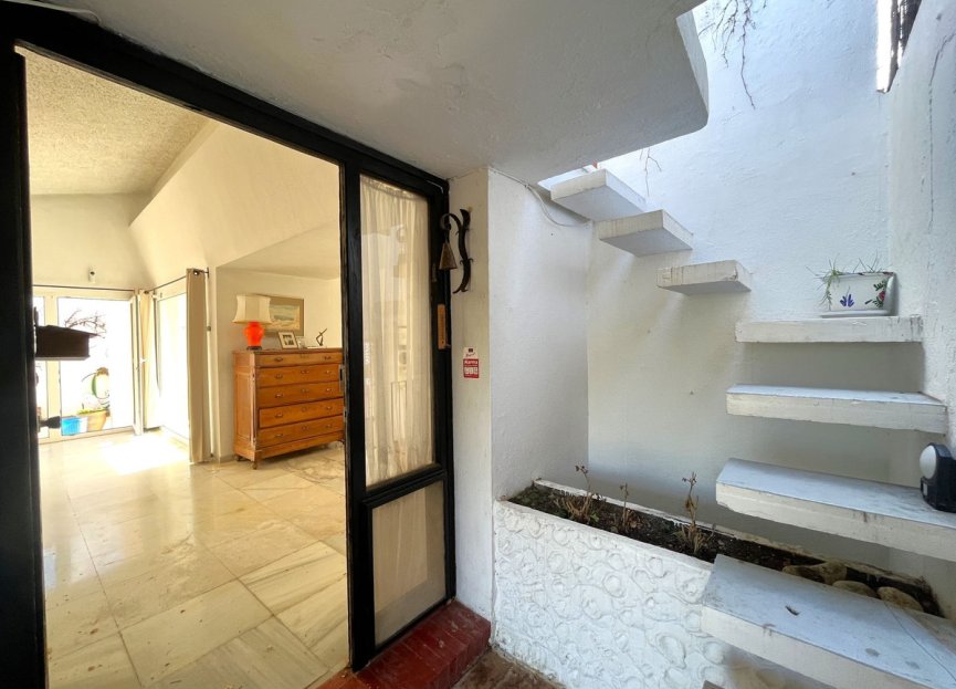 Resale - House - Detached Villa - Estepona - Estepona Centro