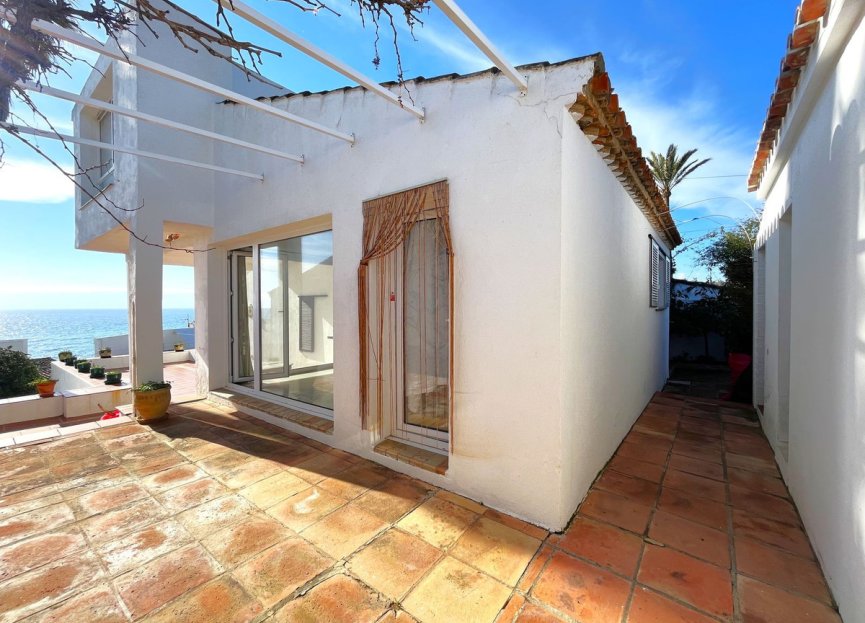 Resale - House - Detached Villa - Estepona - Estepona Centro