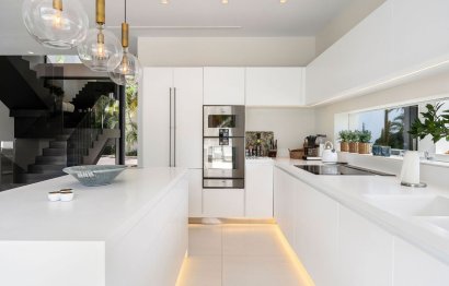 Resale - House - Detached Villa - Marbella - Nagüeles