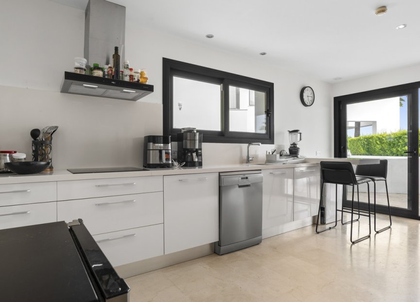 Reventa - House - Detached Villa - Benahavís - Benahavís Centro