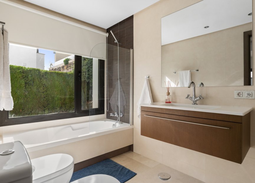 Reventa - House - Detached Villa - Benahavís - Benahavís Centro