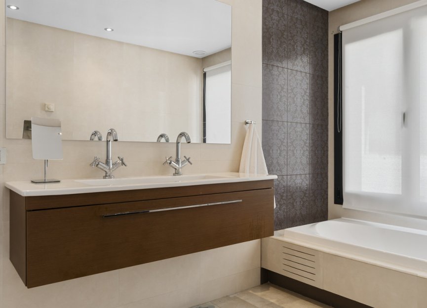 Reventa - House - Detached Villa - Benahavís - Benahavís Centro