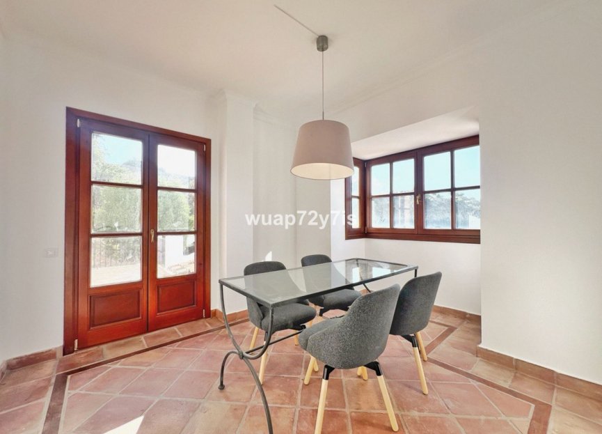 Resale - House - Semi-Detached House - Benahavís - Benahavís Centro