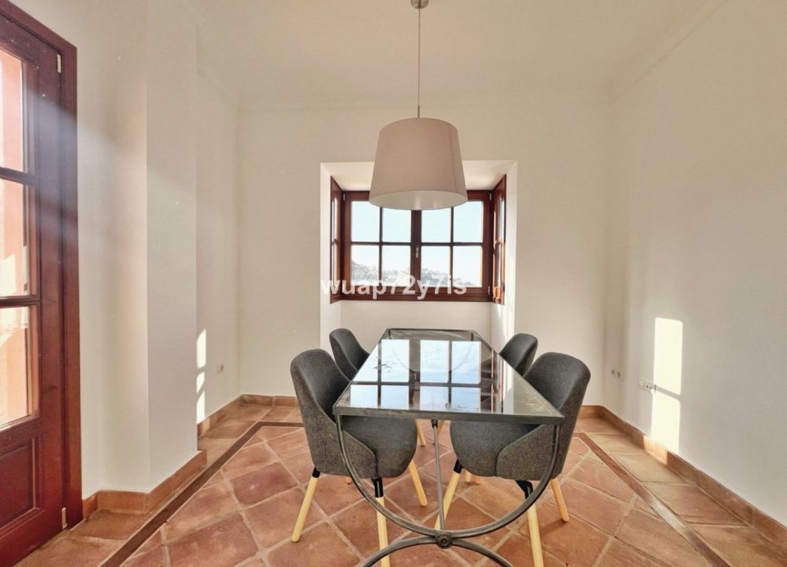 Resale - House - Semi-Detached House - Benahavís - Benahavís Centro