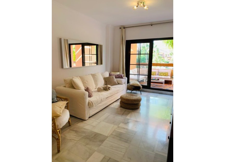 Resale - Apartment - Middle Floor Apartment - Estepona - Hacienda del Sol