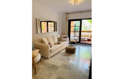 Resale - Apartment - Middle Floor Apartment - Estepona - Hacienda del Sol