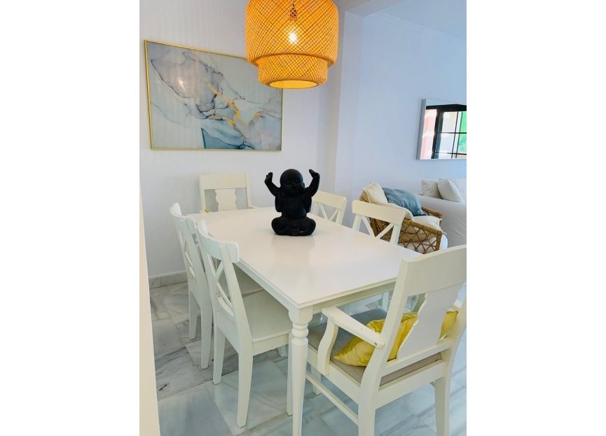 Resale - Apartment - Middle Floor Apartment - Estepona - Hacienda del Sol