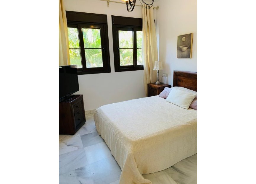 Resale - Apartment - Middle Floor Apartment - Estepona - Hacienda del Sol