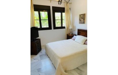 Resale - Apartment - Middle Floor Apartment - Estepona - Hacienda del Sol