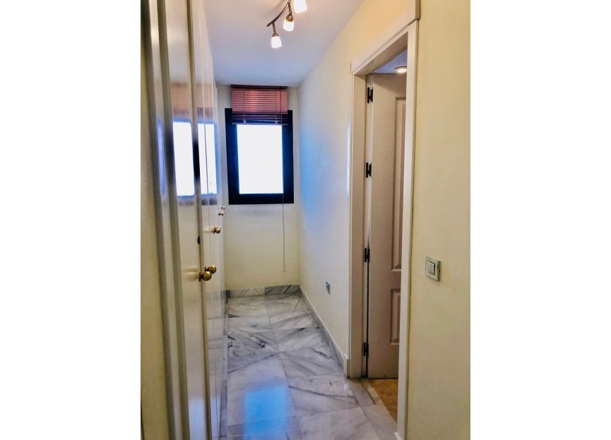 Resale - Apartment - Middle Floor Apartment - Estepona - Hacienda del Sol