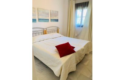 Resale - Apartment - Middle Floor Apartment - Estepona - Hacienda del Sol