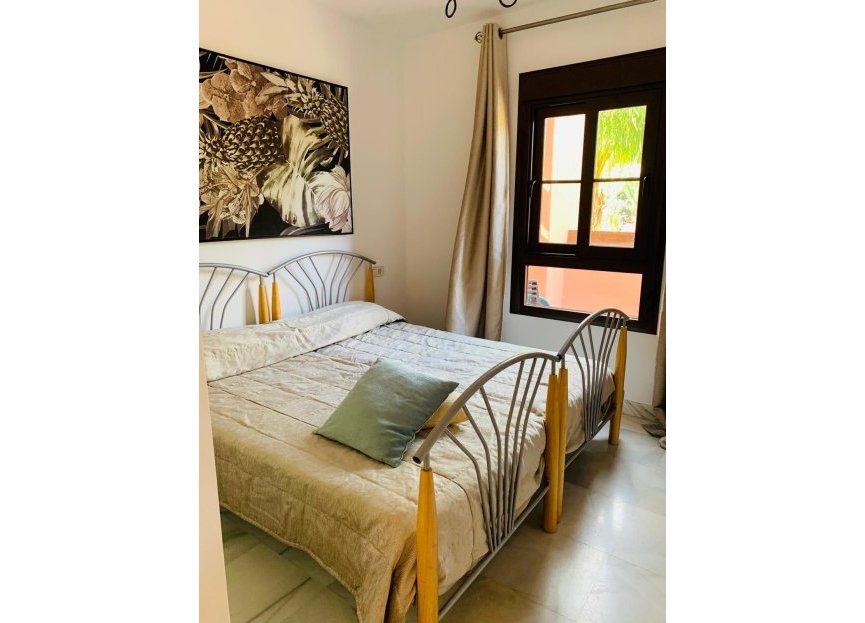 Resale - Apartment - Middle Floor Apartment - Estepona - Hacienda del Sol