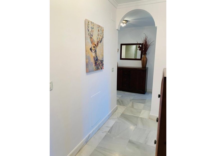 Resale - Apartment - Middle Floor Apartment - Estepona - Hacienda del Sol