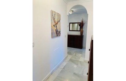 Resale - Apartment - Middle Floor Apartment - Estepona - Hacienda del Sol