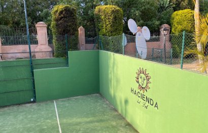 Resale - Apartment - Middle Floor Apartment - Estepona - Hacienda del Sol