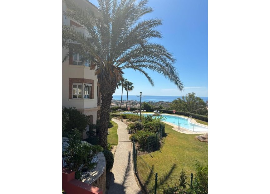 Resale - Apartment - Middle Floor Apartment - Benalmádena - Benalmadena Centro