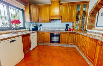 Resale - House - Semi-Detached House - Benahavís - Benahavís Centro