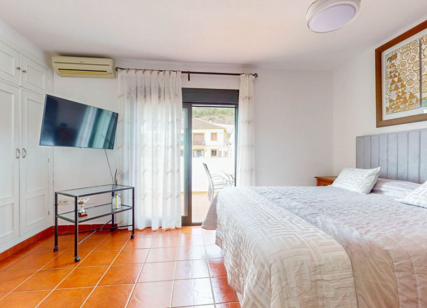 Resale - House - Semi-Detached House - Benahavís - Benahavís Centro