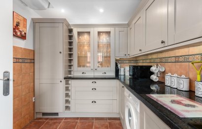 Resale - House - Townhouse - Estepona - Estepona Centro