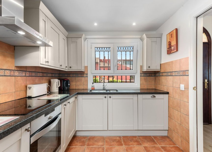 Resale - House - Townhouse - Estepona - Estepona Centro