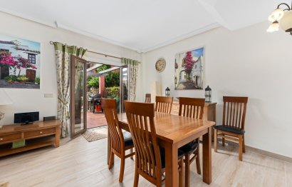 Resale - House - Townhouse - Estepona - Estepona Centro