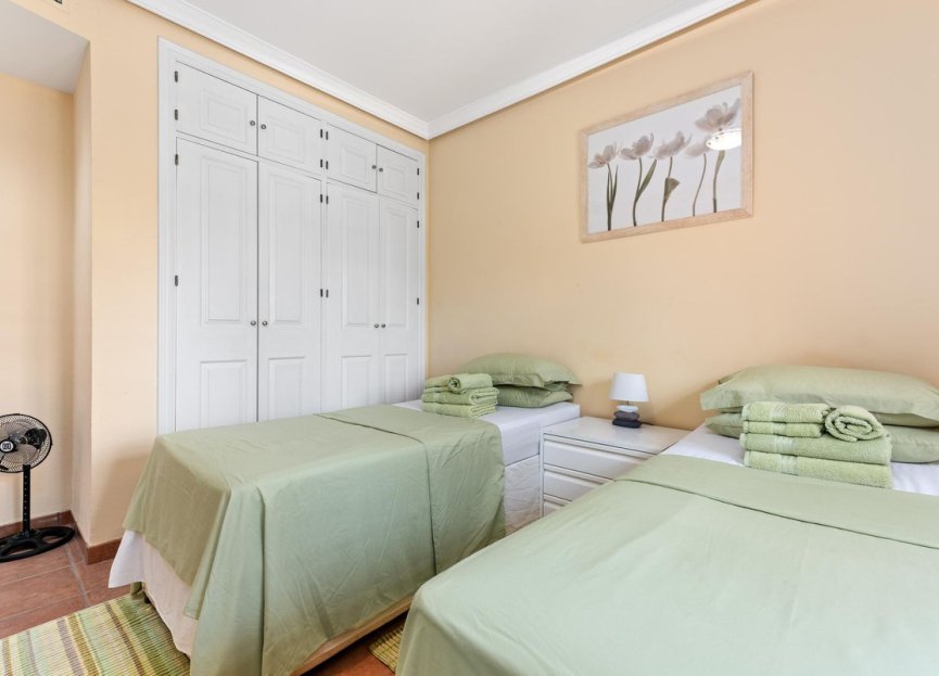 Resale - House - Townhouse - Estepona - Estepona Centro