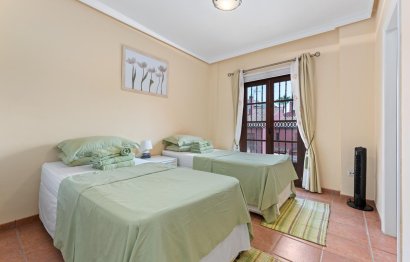 Resale - House - Townhouse - Estepona - Estepona Centro