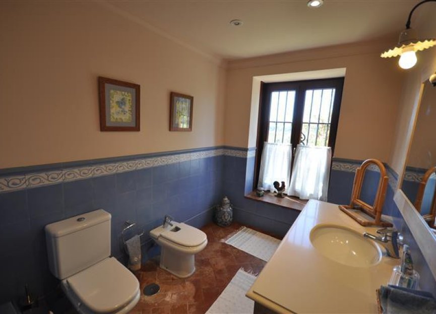 Resale - House - Detached Villa - Manilva - La Duquesa