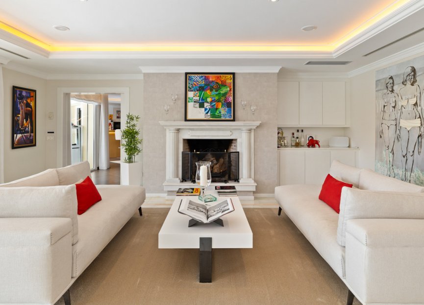 Resale - House - Detached Villa - Marbella - Nueva Andalucia