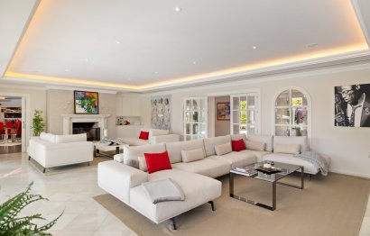 Resale - House - Detached Villa - Marbella - Nueva Andalucia