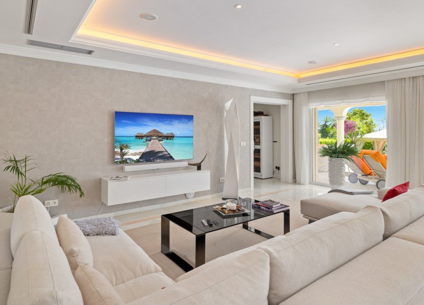 Resale - House - Detached Villa - Marbella - Nueva Andalucia