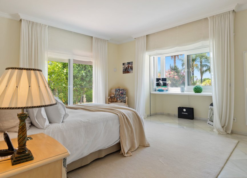 Resale - House - Detached Villa - Marbella - Nueva Andalucia