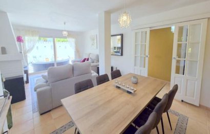 Resale - House - Detached Villa - Manilva - Manilva Centro