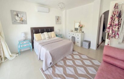 Resale - House - Detached Villa - Manilva - Manilva Centro