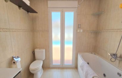 Resale - House - Detached Villa - Manilva - Manilva Centro