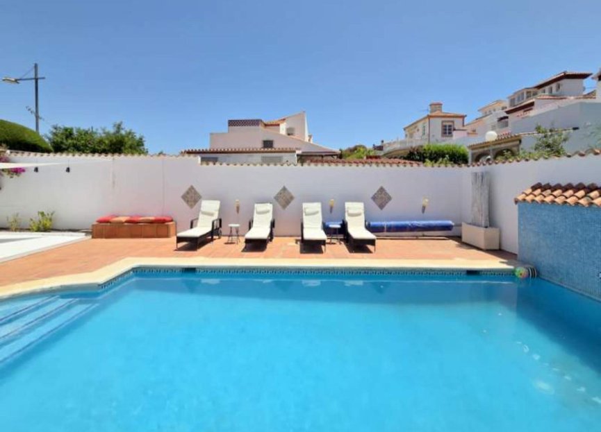 Resale - House - Detached Villa - Manilva - Manilva Centro