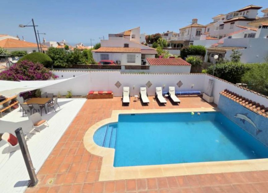 Resale - House - Detached Villa - Manilva - Manilva Centro