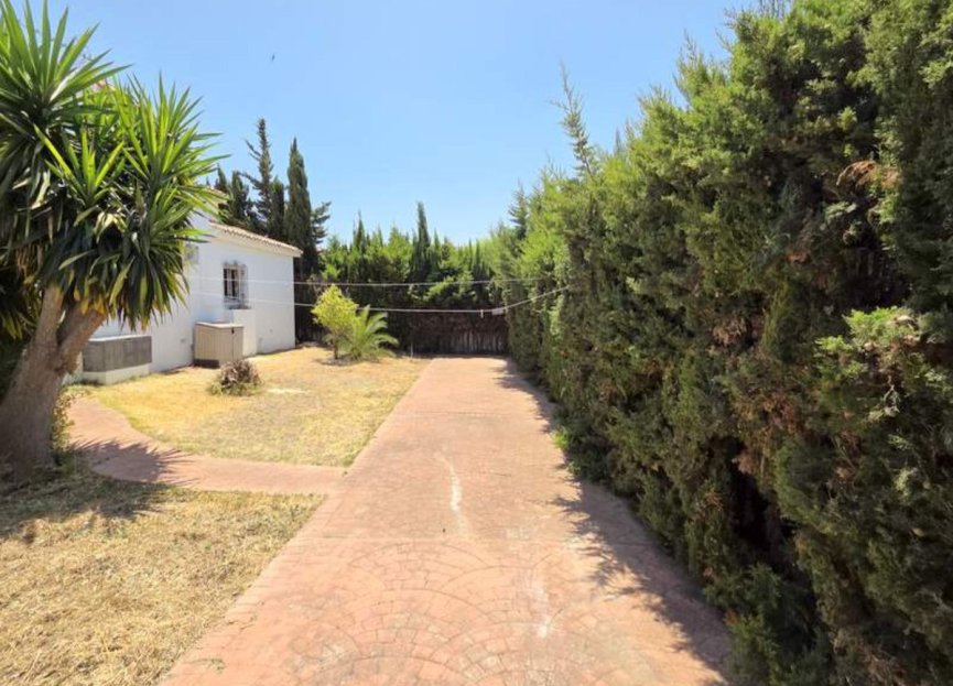 Resale - House - Detached Villa - Manilva - Manilva Centro