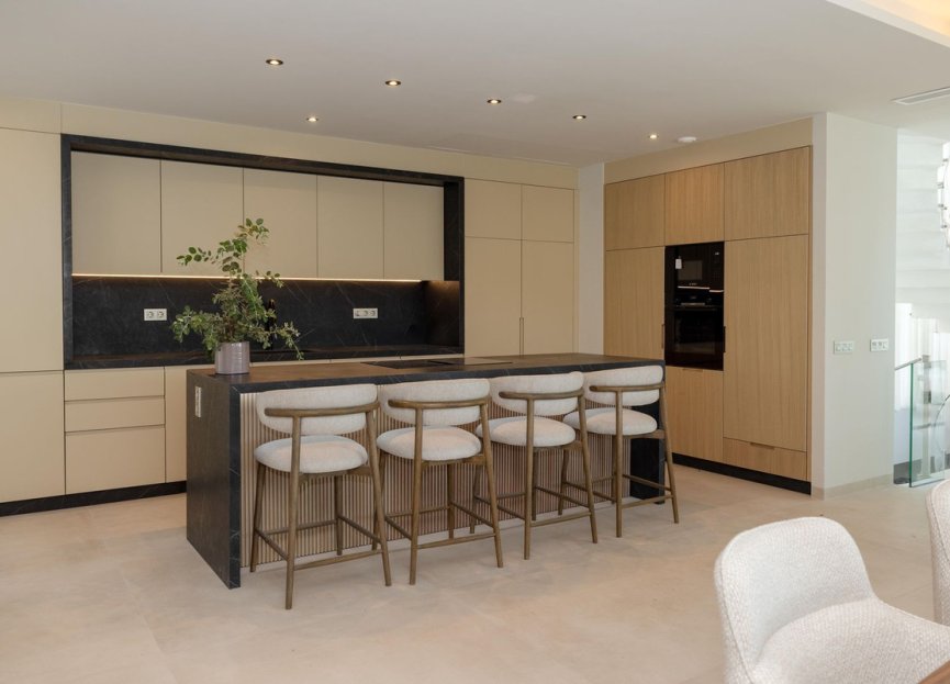 Resale - House - Detached Villa - Benalmádena - Benalmadena Centro