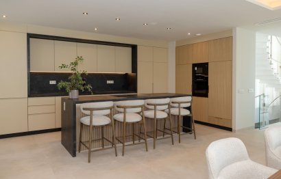 Resale - House - Detached Villa - Benalmádena - Benalmadena Centro