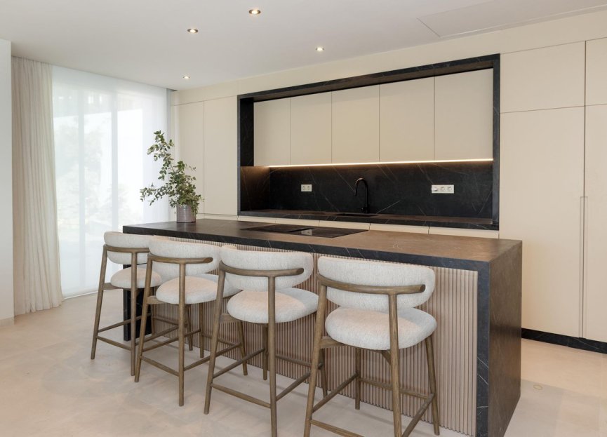 Resale - House - Detached Villa - Benalmádena - Benalmadena Centro