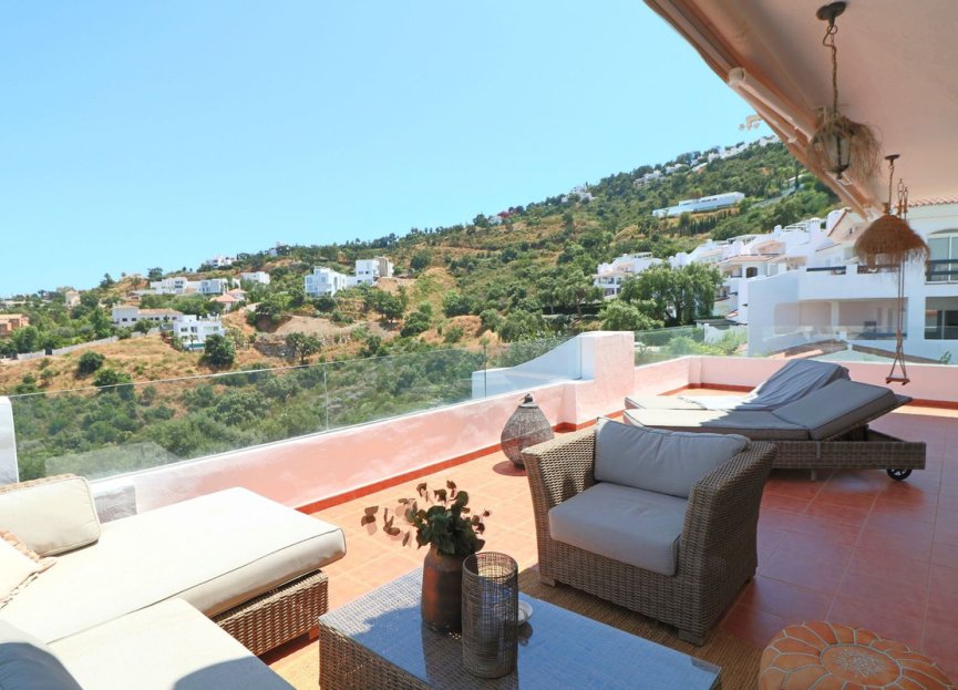 Resale - Apartment - Middle Floor Apartment - Marbella - La Mairena