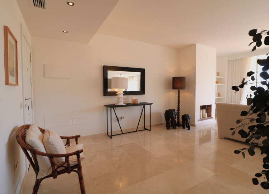 Resale - Apartment - Middle Floor Apartment - Marbella - La Mairena