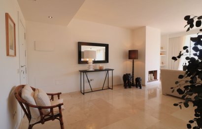Resale - Apartment - Middle Floor Apartment - Marbella - La Mairena
