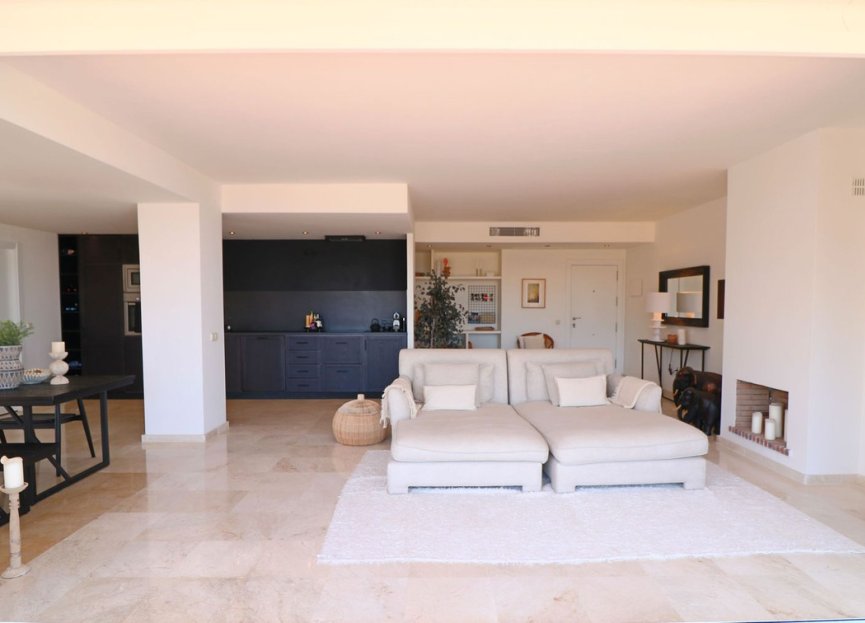 Resale - Apartment - Middle Floor Apartment - Marbella - La Mairena