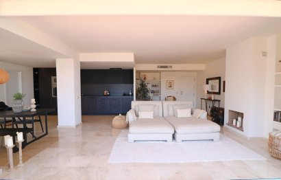 Resale - Apartment - Middle Floor Apartment - Marbella - La Mairena
