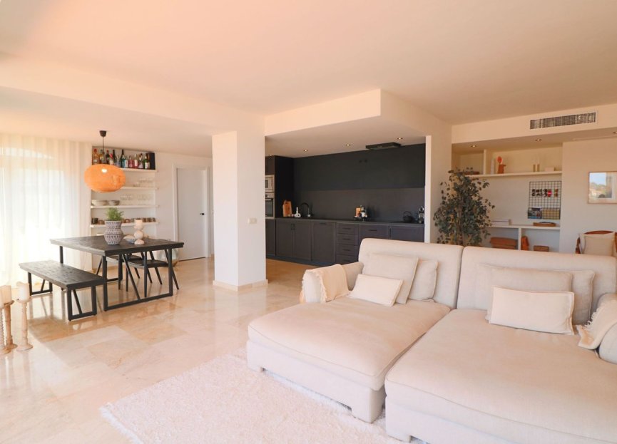 Resale - Apartment - Middle Floor Apartment - Marbella - La Mairena