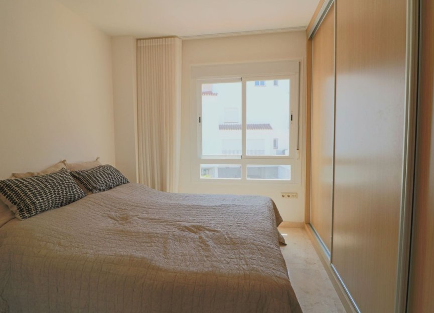 Resale - Apartment - Middle Floor Apartment - Marbella - La Mairena